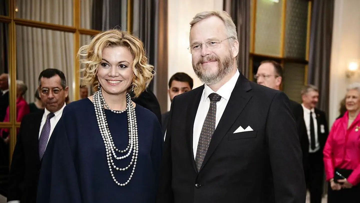 Grev Michael Ahlefeldt-Laurvig ses her med sin ekskone, Caroline Søeborg