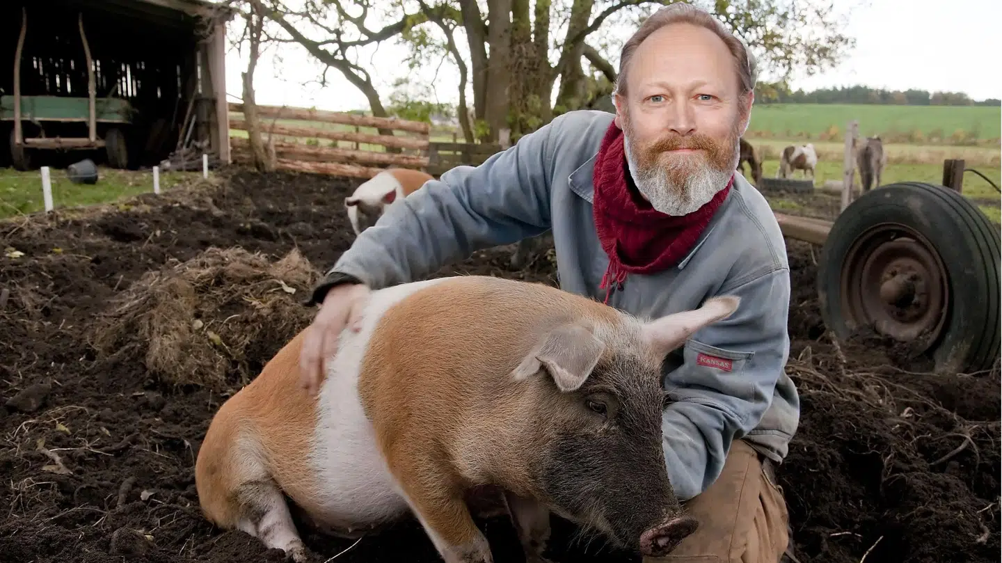 Lars Mikkelsen som 'Bonderøven'.