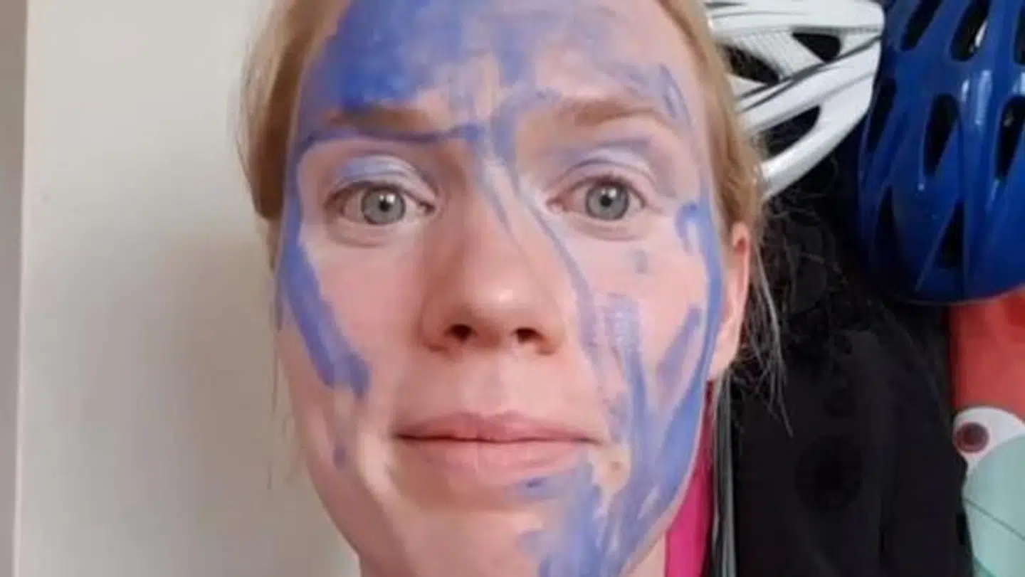 Lindahl bruger Instagram til sjov og ballade, og det er her, hun er blevet truet af en mand.