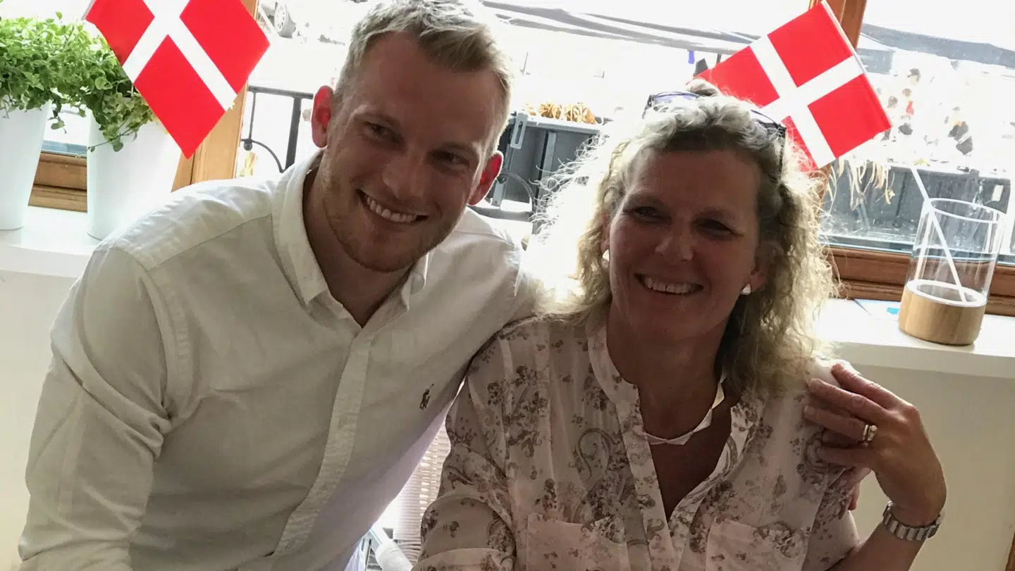 Alexander sammen med sin mor Lisa Heuniche. Foto: Privat.