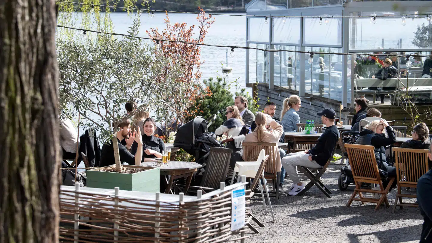 Stockholmerne kunne fortsætte med at gå ud og spise på restauranter, mens store dele af verden lukkede ned.