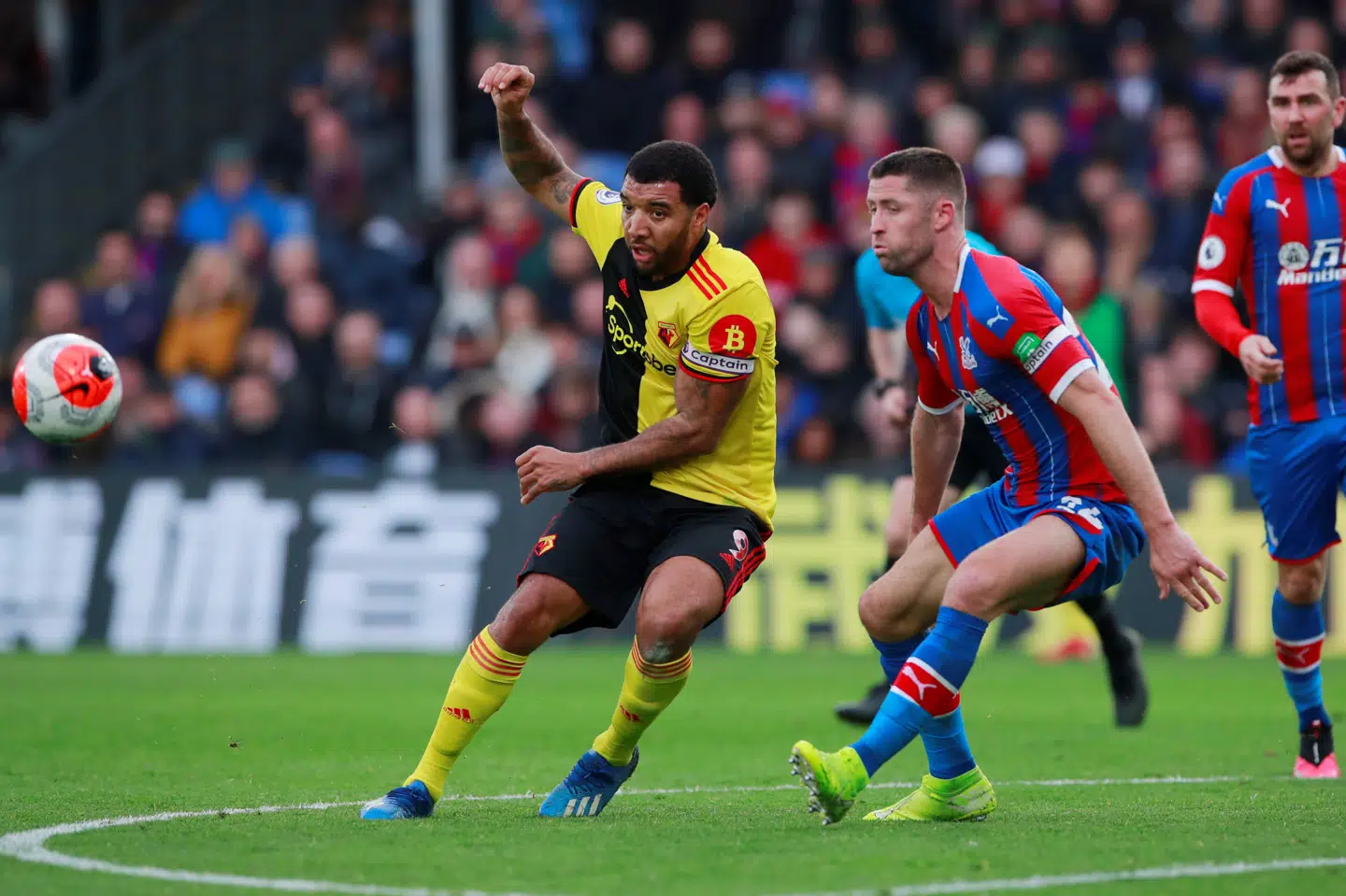 Troy Deeney holder sig væk fra træning. Han vil ikke risikere at smitte sin søn, der har haft åndedrætsbesvær.