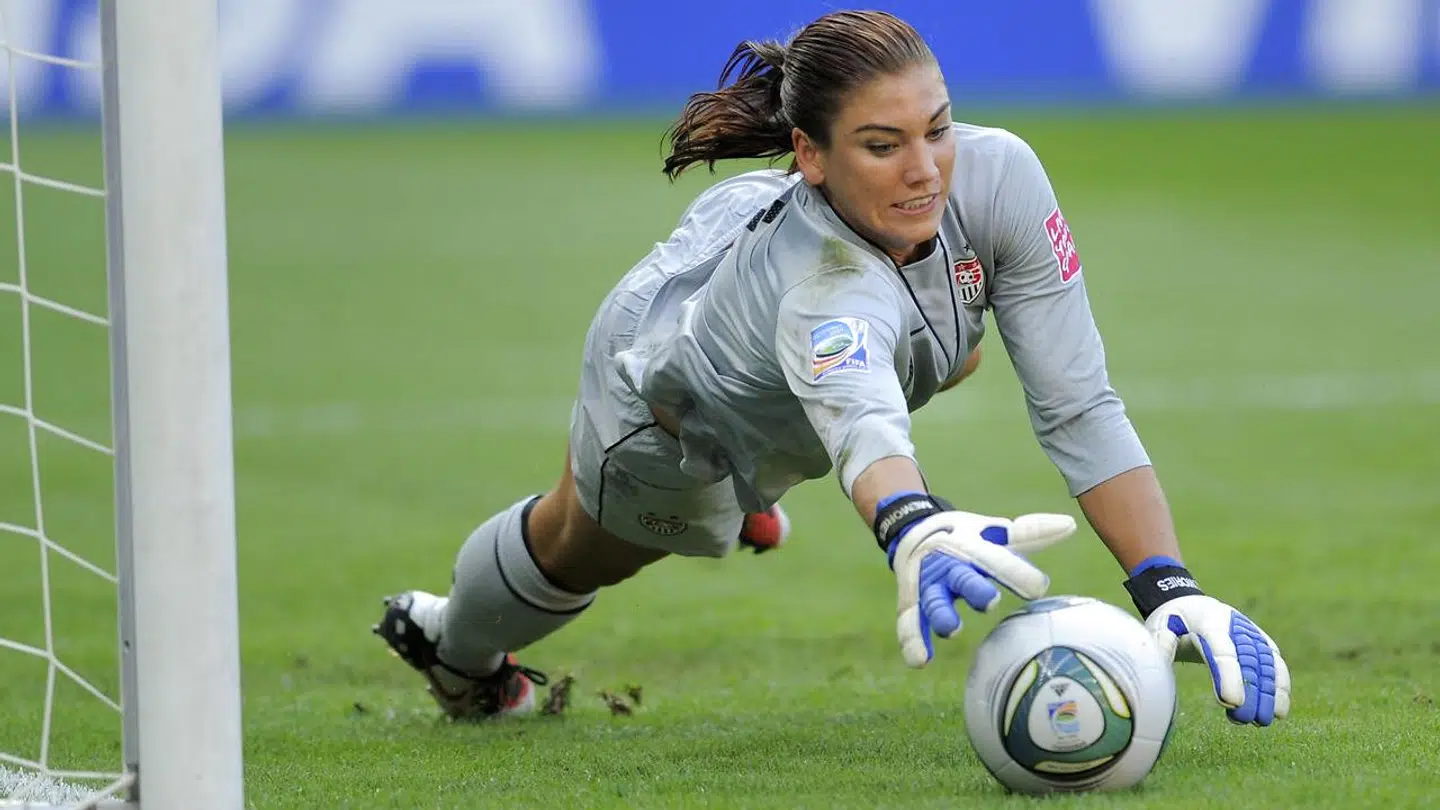 Hope Solo i aktion for landsholdet i kvartfinalen mod Brasilien under VM 2011 i Dresden, Tyskland.