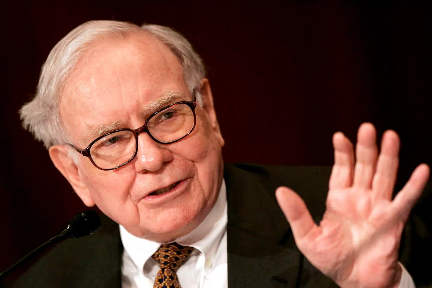 89-årige Warren Buffet er den fjerde rigeste mand i verden. Han har blandt andet tjent sin formue på investeringer.