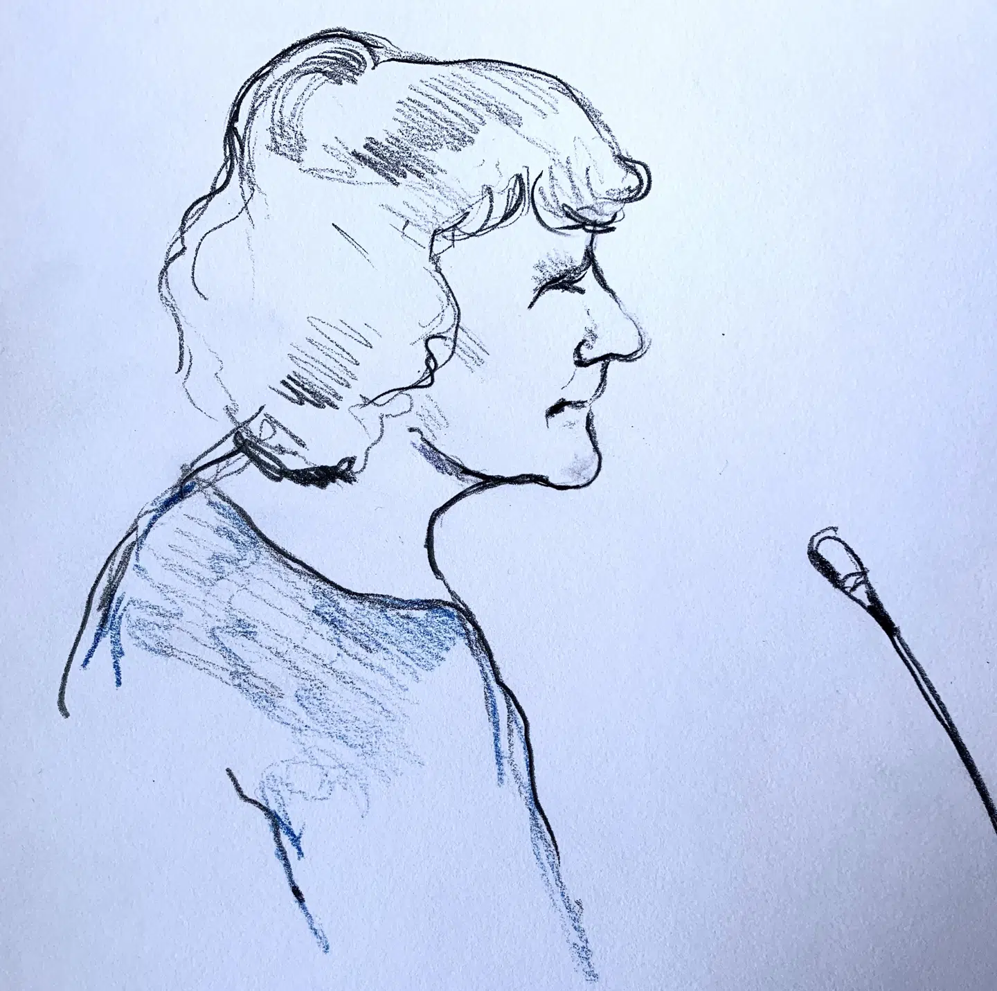 Britta Nielsen har lørdag den 16. maj gråt hår, er iført en blomstret trøje, sorte bukser og sorte støvletter. Tegning: Anne Gyrite Schütt