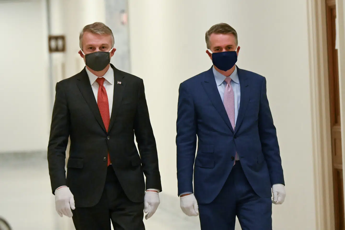 Rick Bright (til venstre) blev for nylig fyret som direktør for Styrelsen for Avanceret Biomedicinsk Forskning og Udvikling (Barda). Torsdag lokal tid vidner han i en klagesag og advarer mod den mørkeste vinter. Erin Scott/Reuters