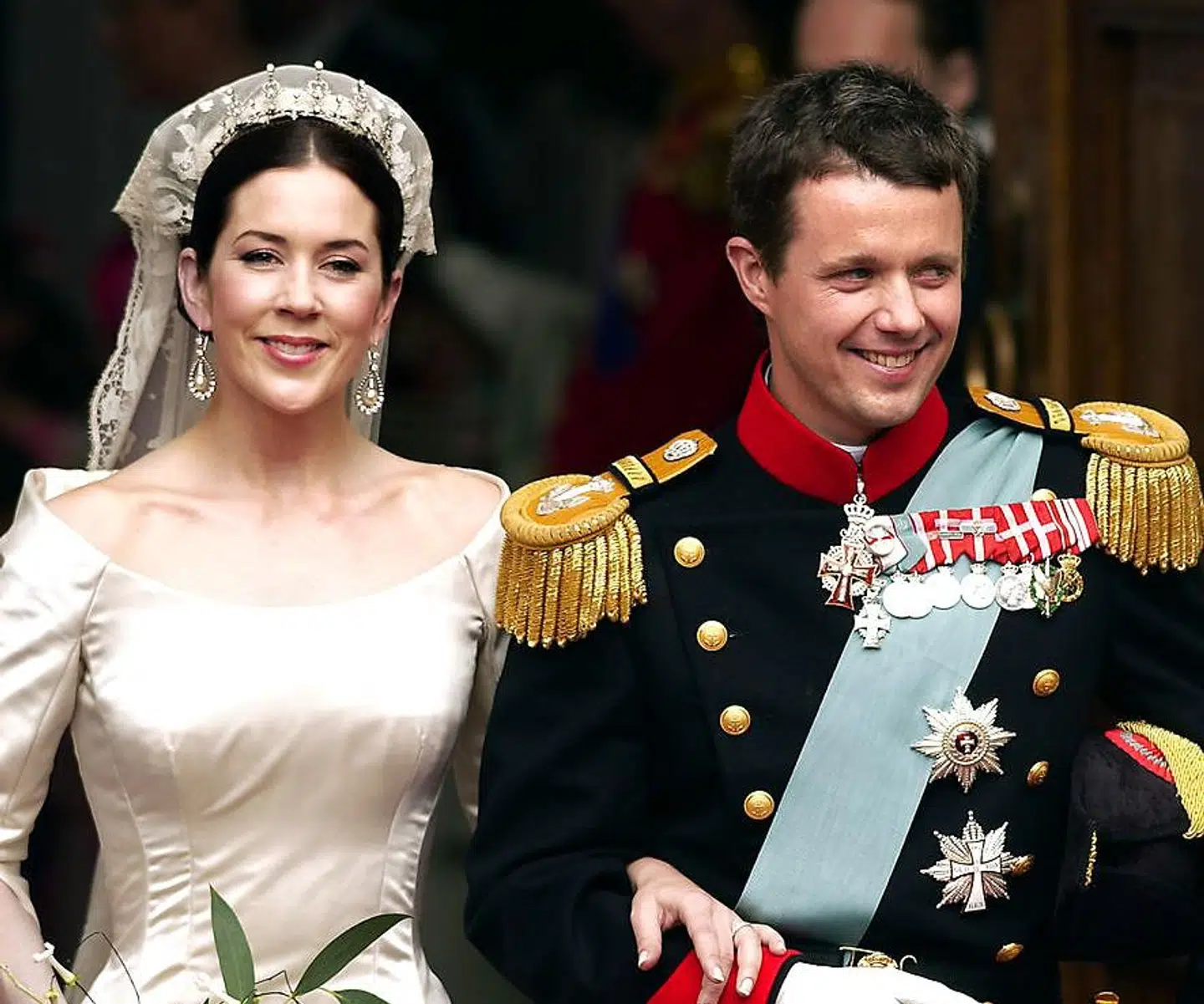 Vor Frue Kirke i København var fyldt til bristepunktet, da Frederik fik sin Mary.