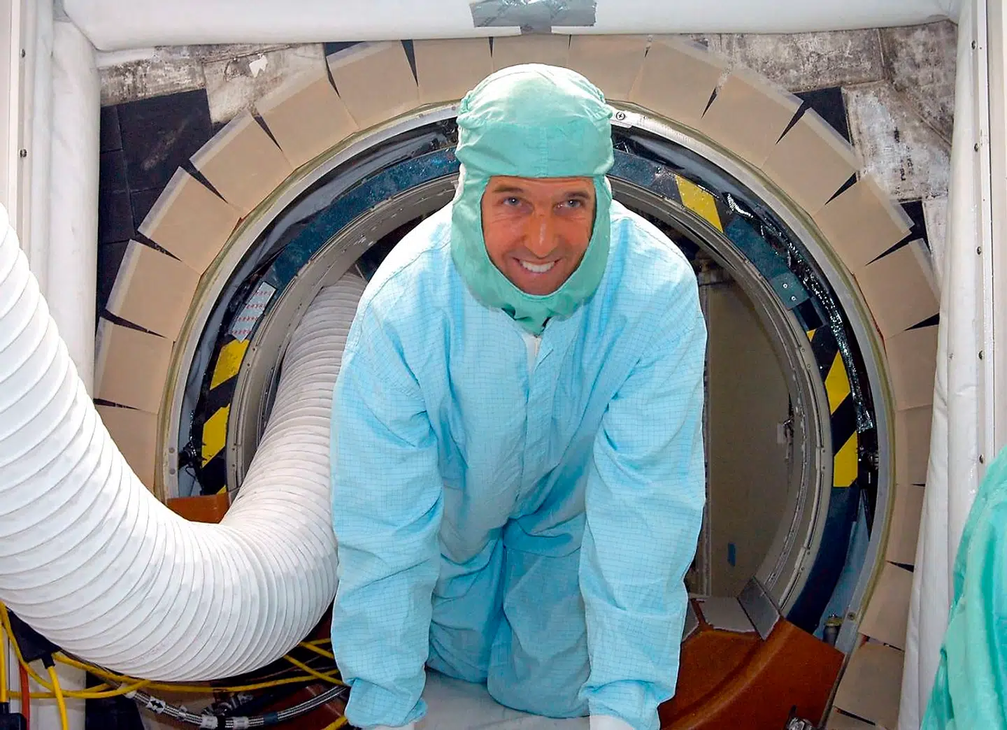 Det var dette kiksede 2004-foto ombord på rumfærgen, der efter manges mening ødelagde John Kerrys chancer for at blive USAs præsident.