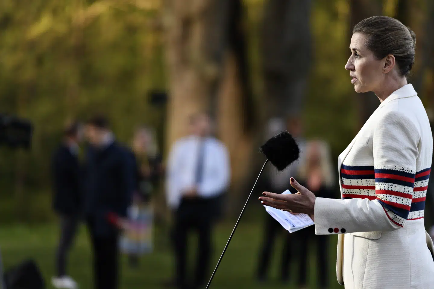 Statsminister Mette Frederiksen (S) holder doorstep om fase 2 af genåbningen af Danmark efter Regeringen og partilederne har mødtes til de afsluttende forhandlinger på Marienborg, nord for København. Philip Davali/Ritzau Scanpix