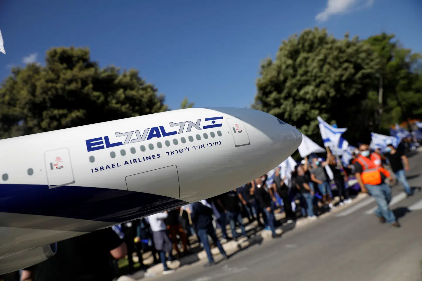 Ansatte i det israelske flyselskab El Al har søndag demonstreret for at få lagt en genopretningsplan for det kriseramte flyselskab. Ronen Zvulun/Reuters