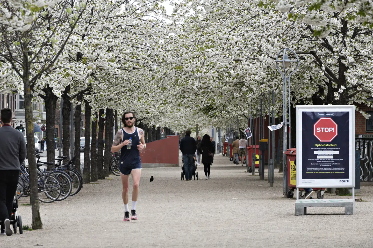 Sundhedsstyrelsen anbefaler nu en meters afstand mellem personer. Tidligere var anbefalingen to meter. (Arkivfoto) Philip Davali/Ritzau Scanpix