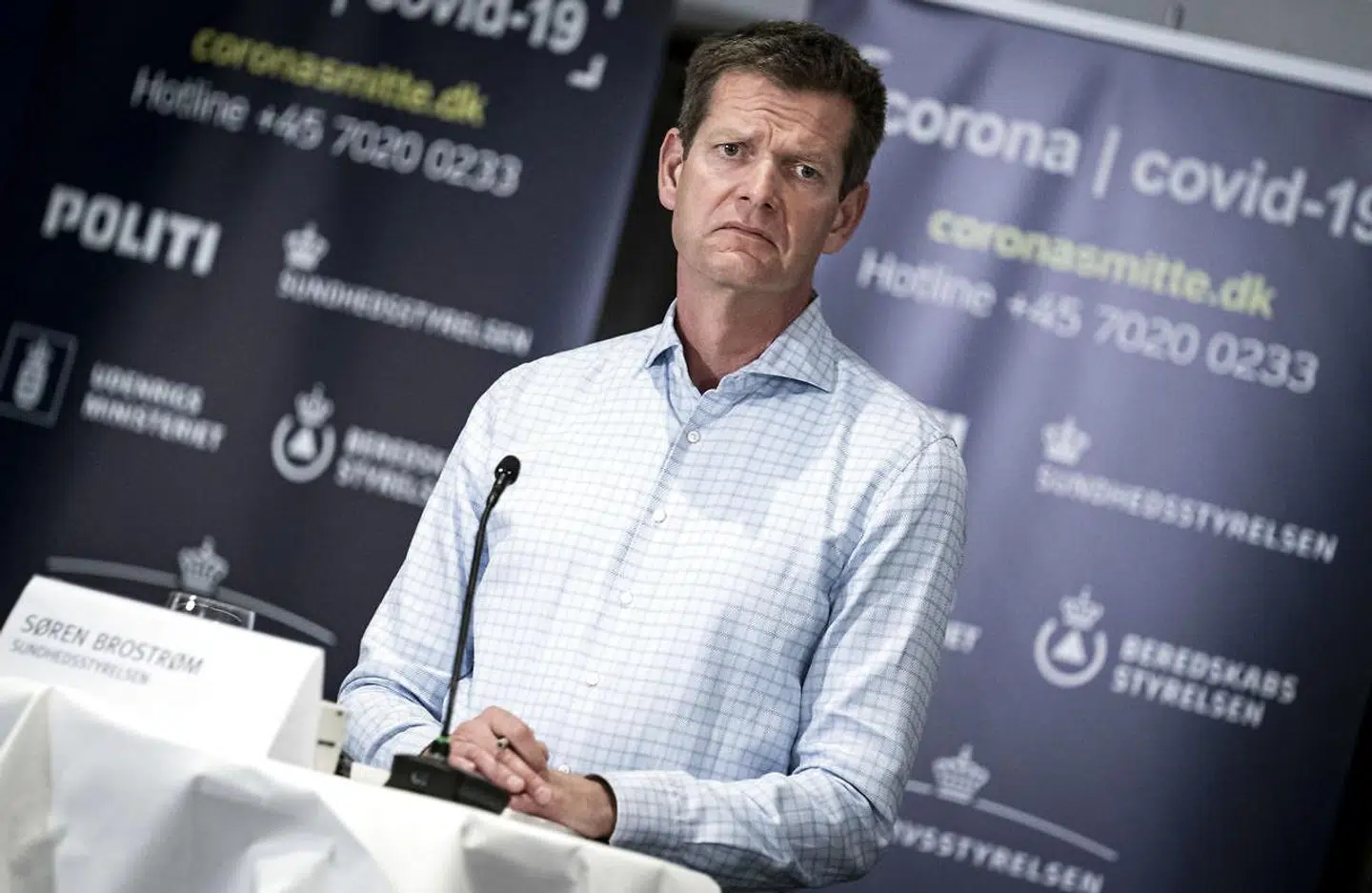 Direktør i Sundhedsstyrelsen Søren Brostrøm fastholdt frem til slutningen af februar, at risikoen for coronasmitte i Danmark var lav. Mindre end 14 dage senere lukkede Danmark ned.