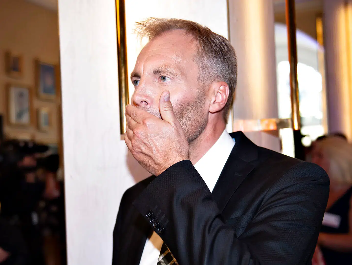 Peter Skaarup reagerer på de første valgresultaterr til valgfesten hos DF (Dansk Folkeparti) i Snapstinget på Christiansborg i København under Folketingsvalget 2019, onsdag den 5. juni 2019. Onsdag aften holder alle partier valgfest i København i forbindelse med , at der er folketingsvalg, hvor der skal vælges i alt 179 medlemmer til Folketinget.. (Foto: Henning Bagger/Ritzau Scanpix)