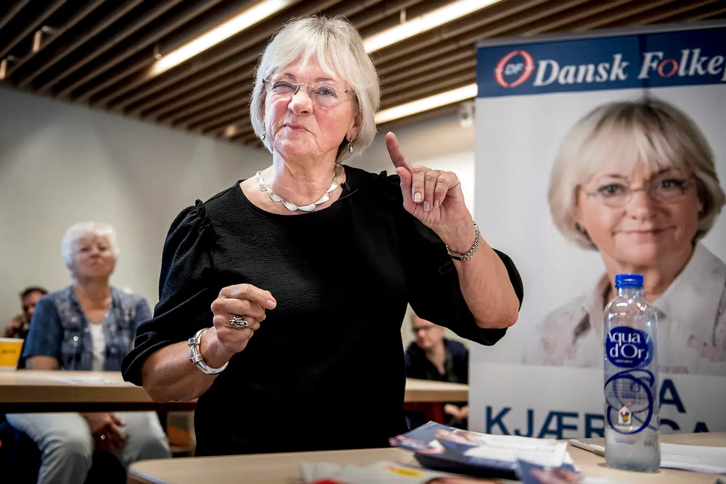 Pia Kjærsgaard fra Dansk Folkeparti ses her debatterer udlændingepolitik med Mattias Tesfaye fra Socialdemokratiet på McDonald's i Brøndby, tirsdag den 21. maj 2019. Flere anonyme DF'ere peger på, at den næste leder bør have nogen af de samme egenskaber.