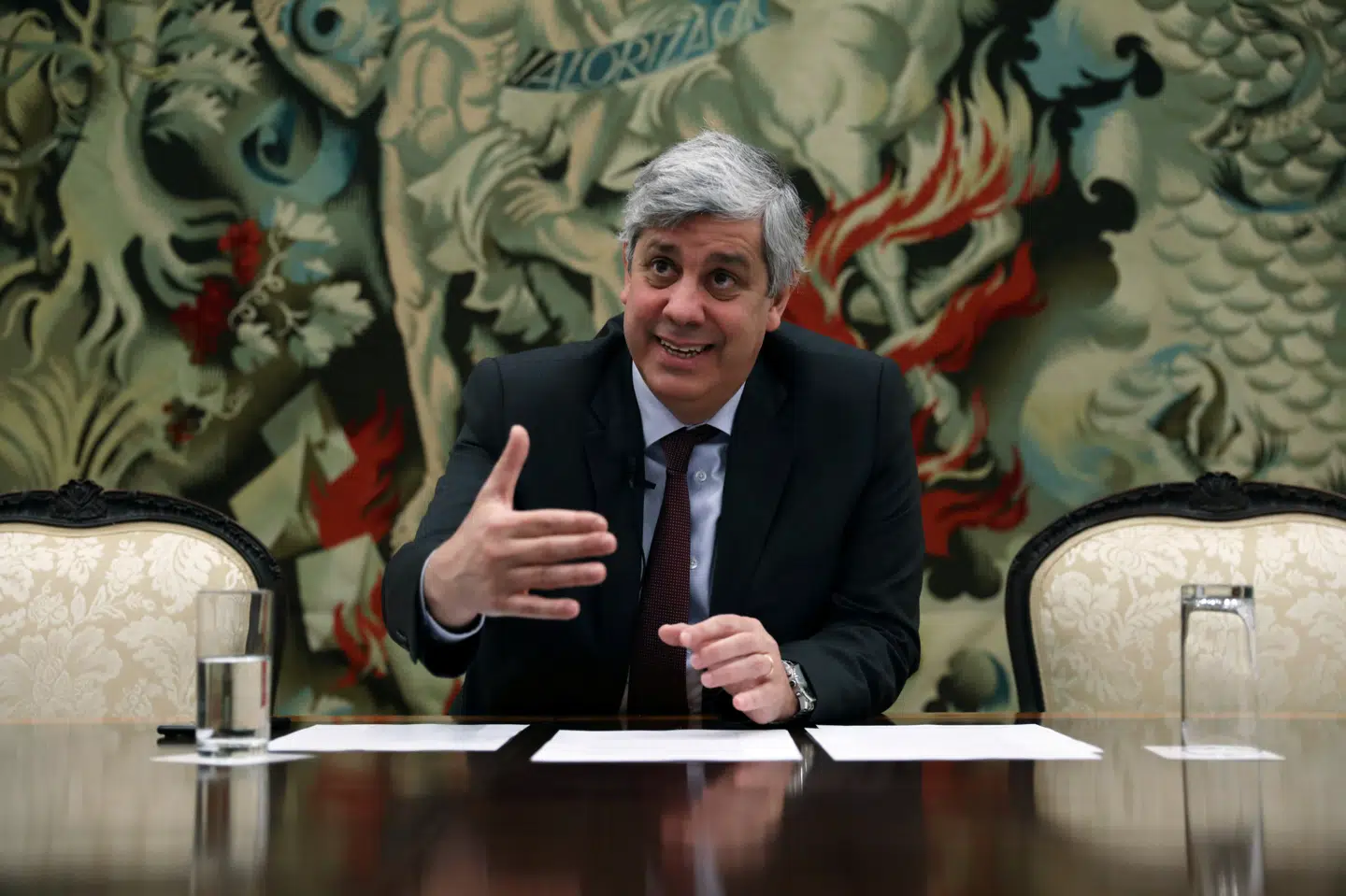 Eurogruppen med Portugals finansminister, Mario Centeno, for bordenden er blevet enige om detaljerne for billige coronalån, som kan optages fra eurolandenes redningsfond. (Arkivfoto) Pedro Nunes/Reuters