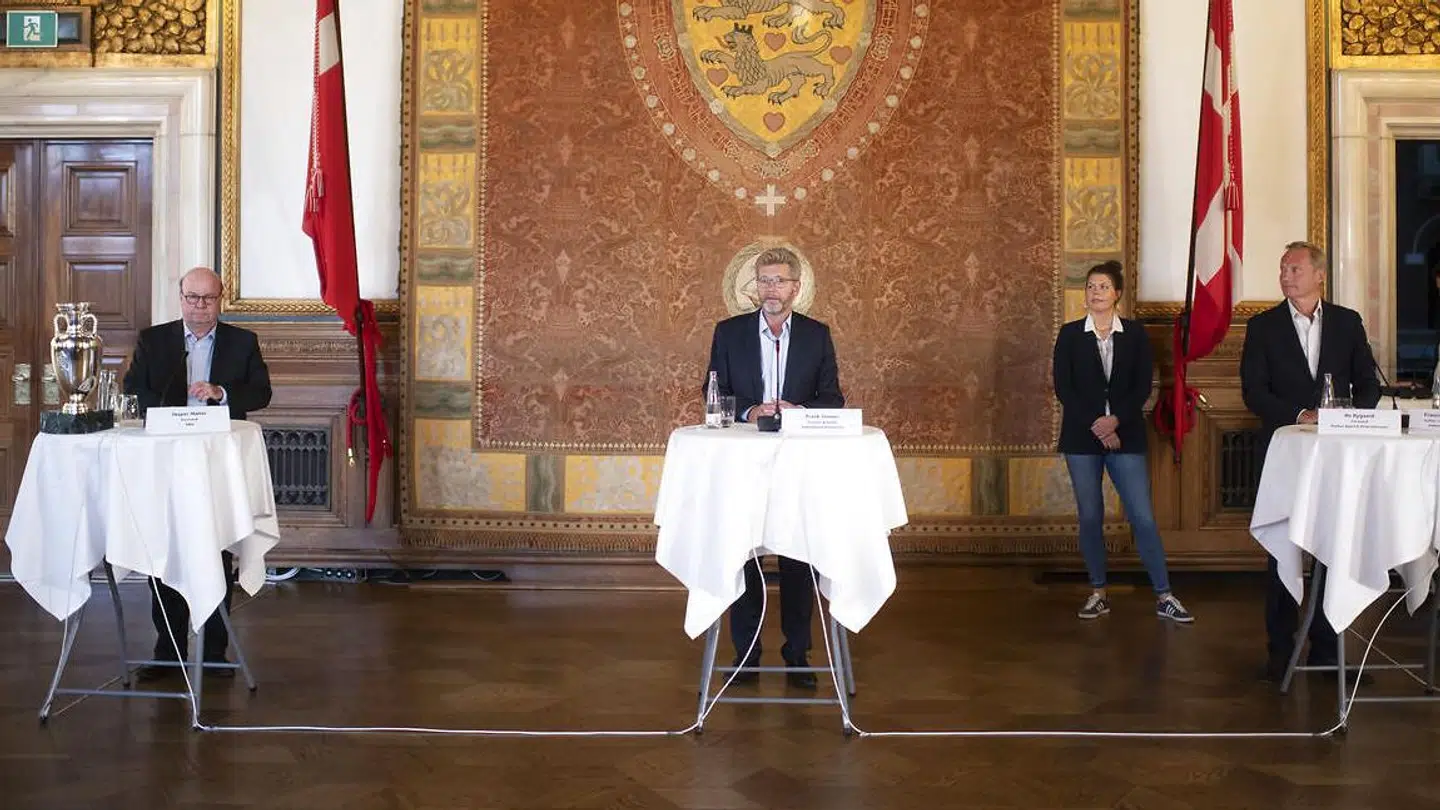 Københavns overborgmester, Frank Jensen, DBU's formand, Jesper Møller, formand for Parken Sport & Entertainment, Bo Rygaard, og kultur- og fritidsborgmester i Københavns Kommune, Franciska Rosenkilde, på pressemødet