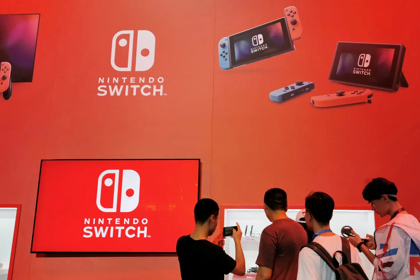 Nintendos Switch-konsol har været et hit hos forbrugerne og trukket selskabets samlede salg op. (Arkivfoto) Pei Li/Reuters