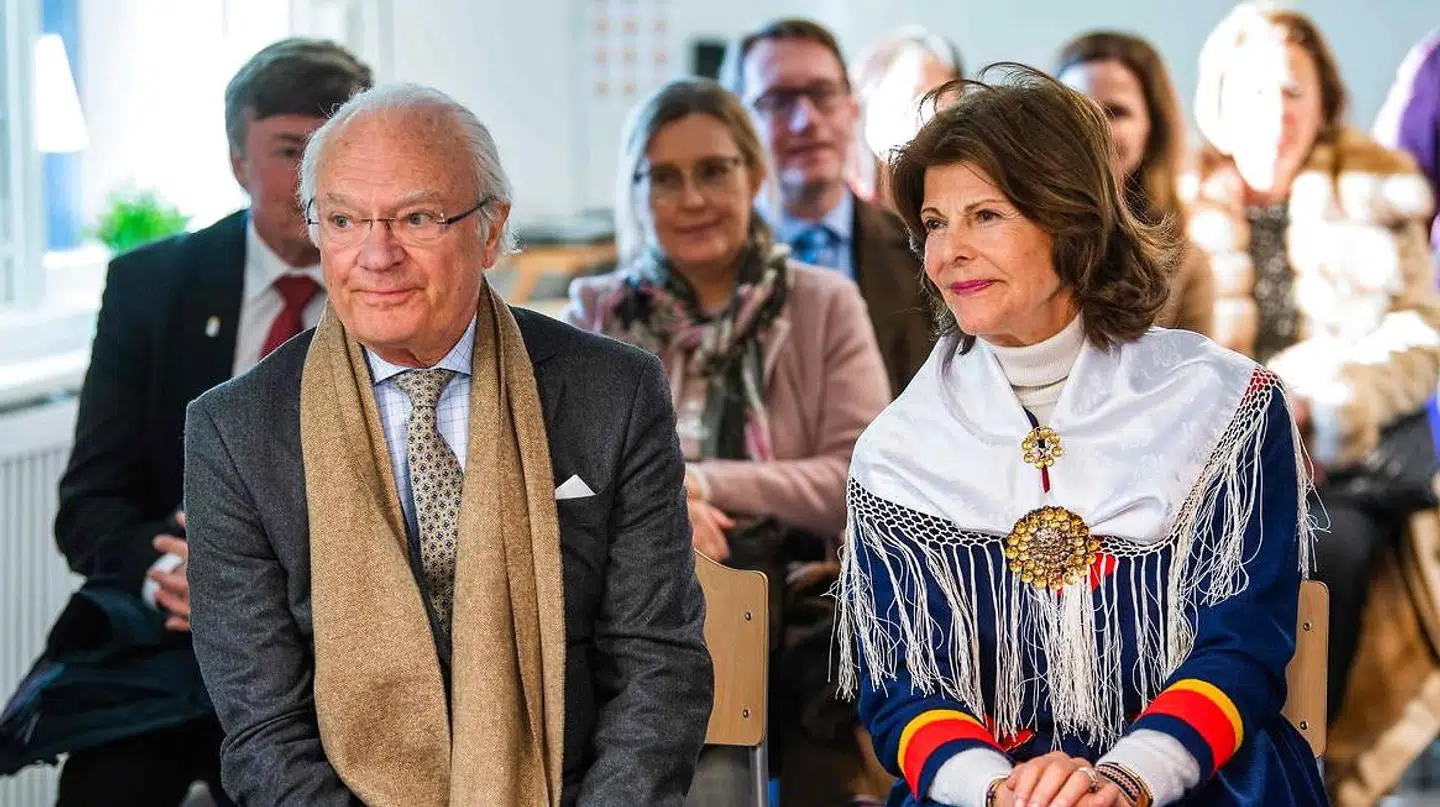 Den svenske konge Carl Gustaf og dronning Silvia har isoleret sig på et slot vest for Stockholm, hvor de arbejder hjemmefra. Arkivfoto.