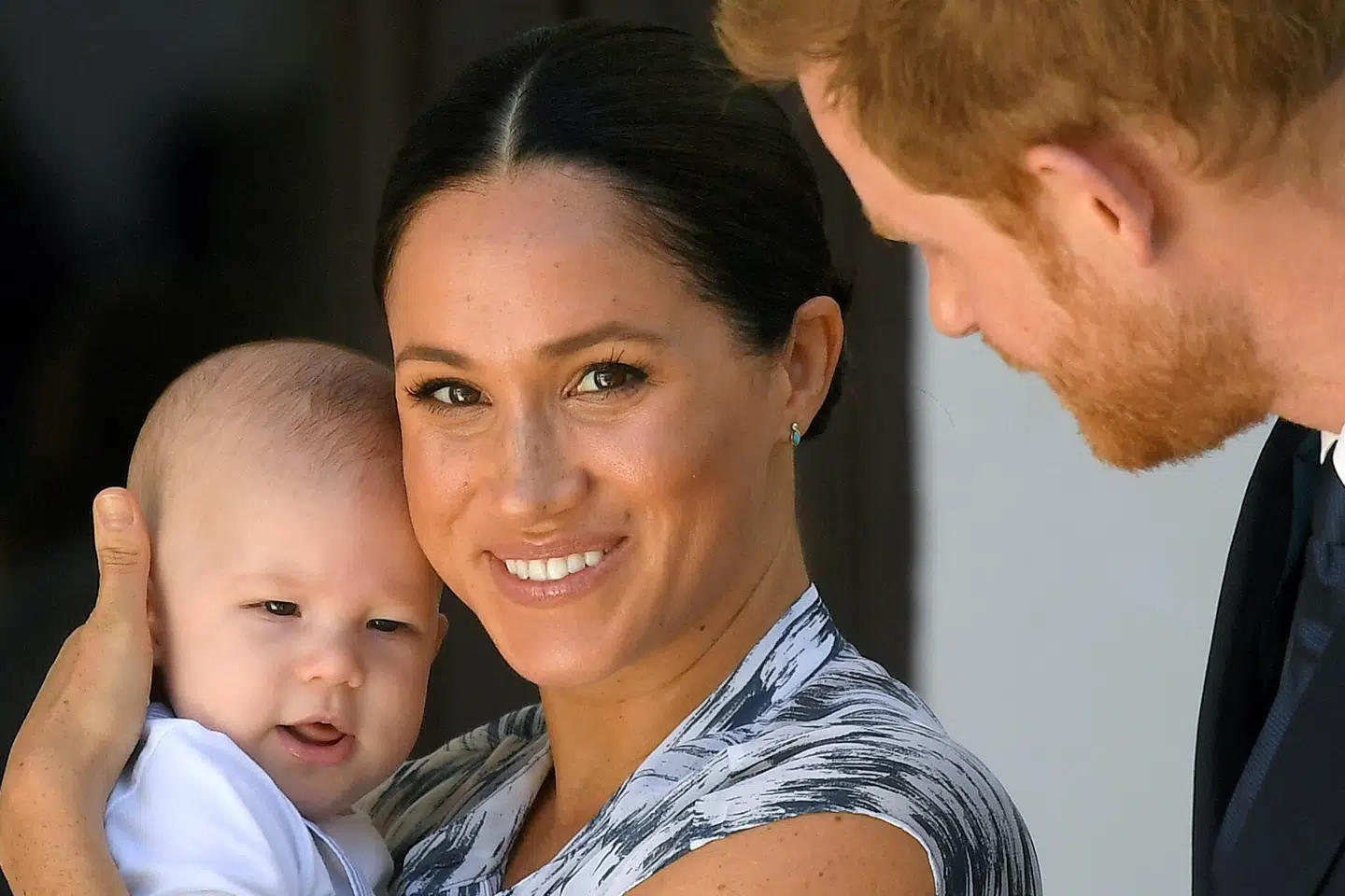 Her ses hertuginde Meghan og prins Harry med lille Archie i armene tilbage i september. (Arkivfoto) Toby Melville/Reuters