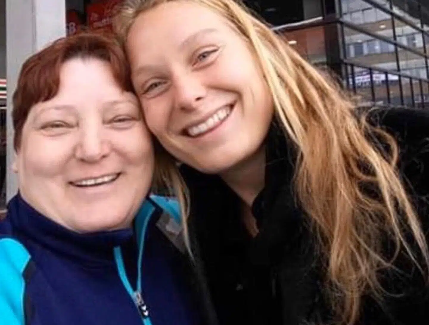 Louisa sammen med sin mor, Helle Jespersen. Foto: Privat