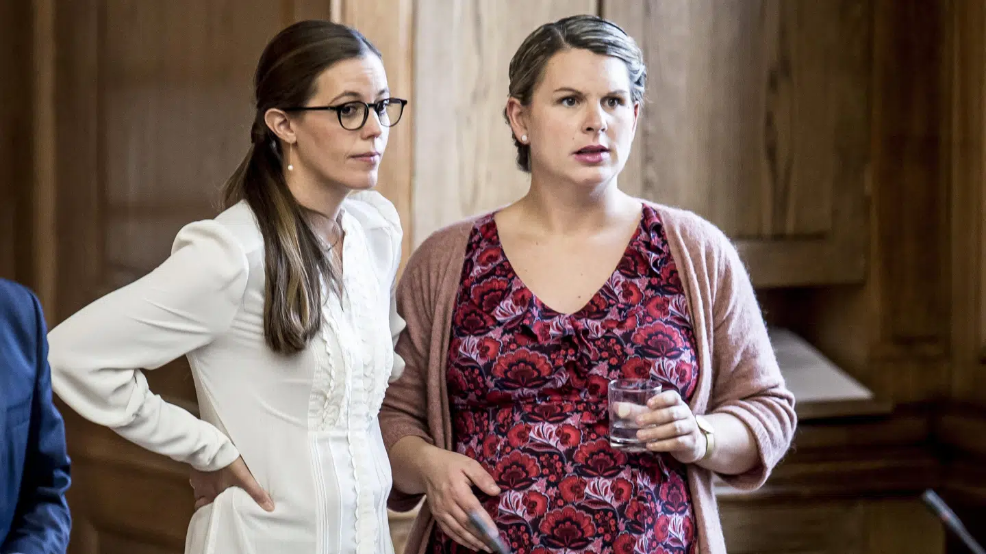 Mai Mercardo (K) og Mette Abildgaard (K) kritiserer Venstre voldsomt, efter at partiet har indgået en udligningsreform med Socialdemokratiet, SF, R og Alternativet. Mads Claus Rasmussen/Ritzau Scanpix