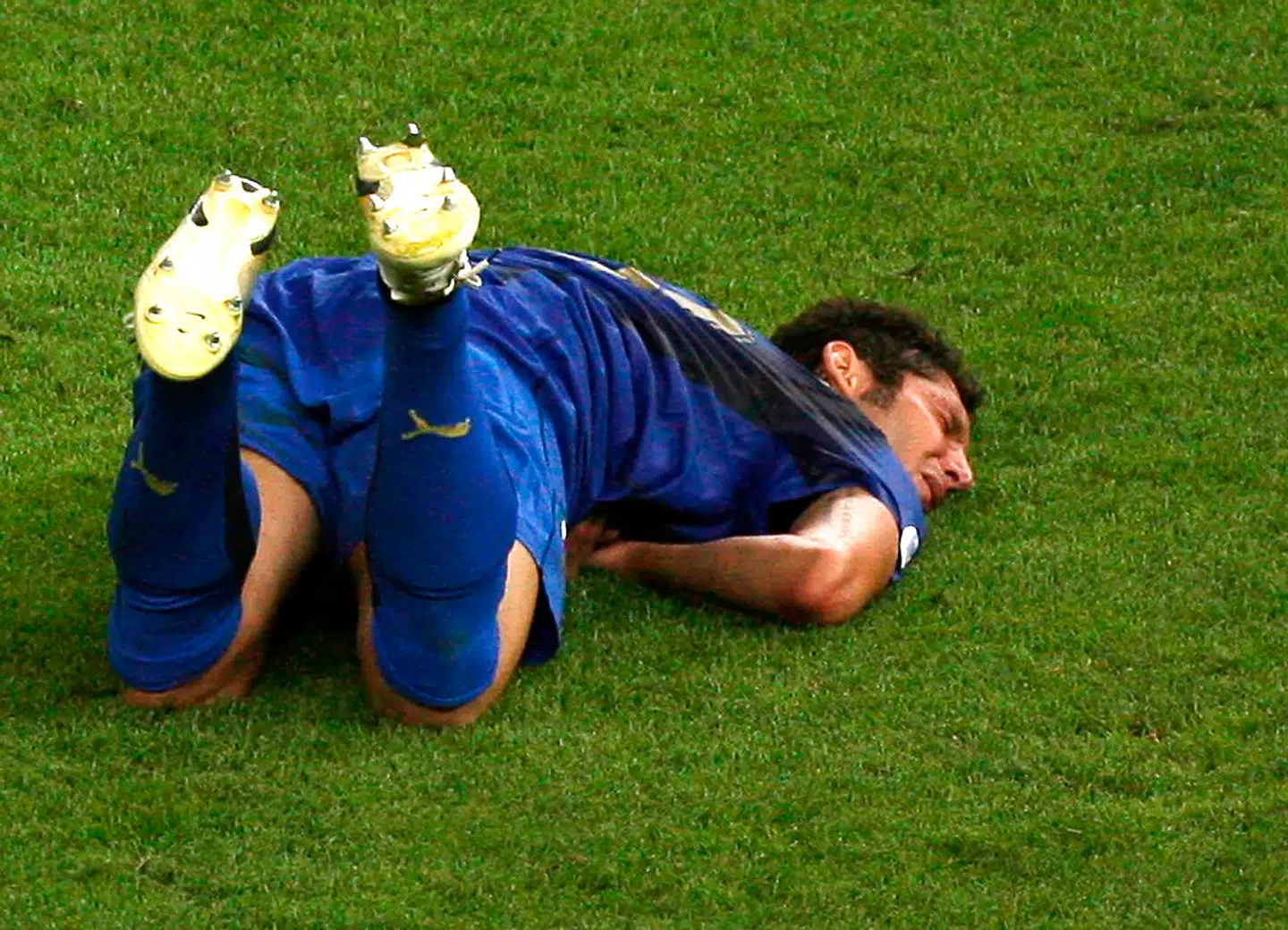 Marco Materazzi ømmer sig.