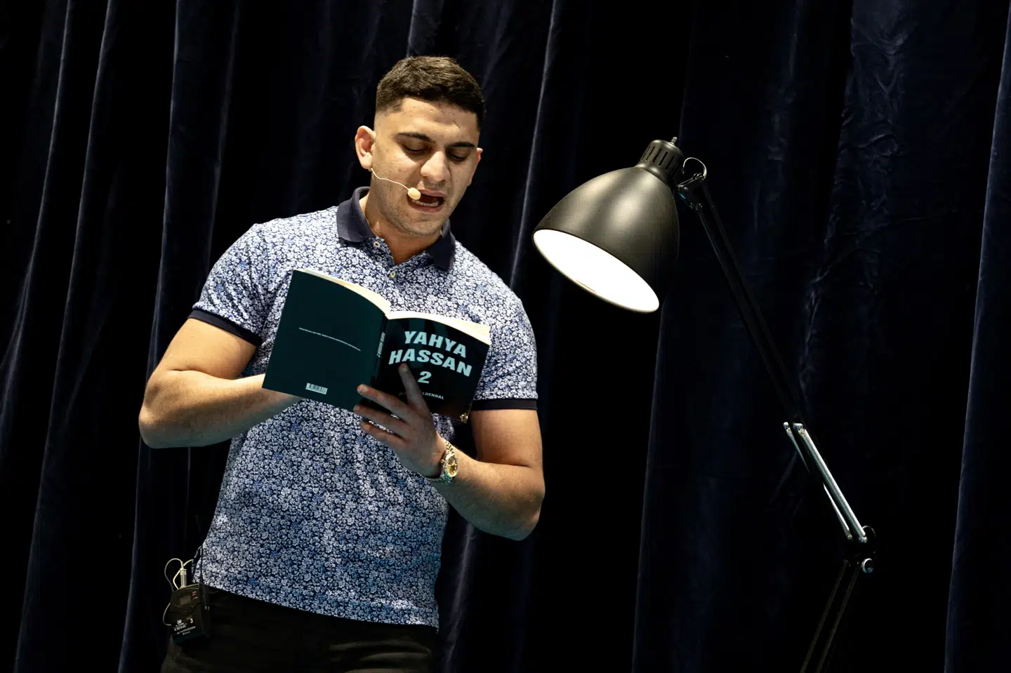 Nyheden om den 24-årige Yahya Hassans død kom frem torsdag. Han blev ifølge Ekstra Bladet fundet død i sin lejlighed af sin mor. Han udgav digtsamlingen Yahya Hassan i 2013, og i 2019 udkom Yahya Hassan 2. (Arkivfoto). Ida Guldbæk Arentsen/Ritzau Scanpix