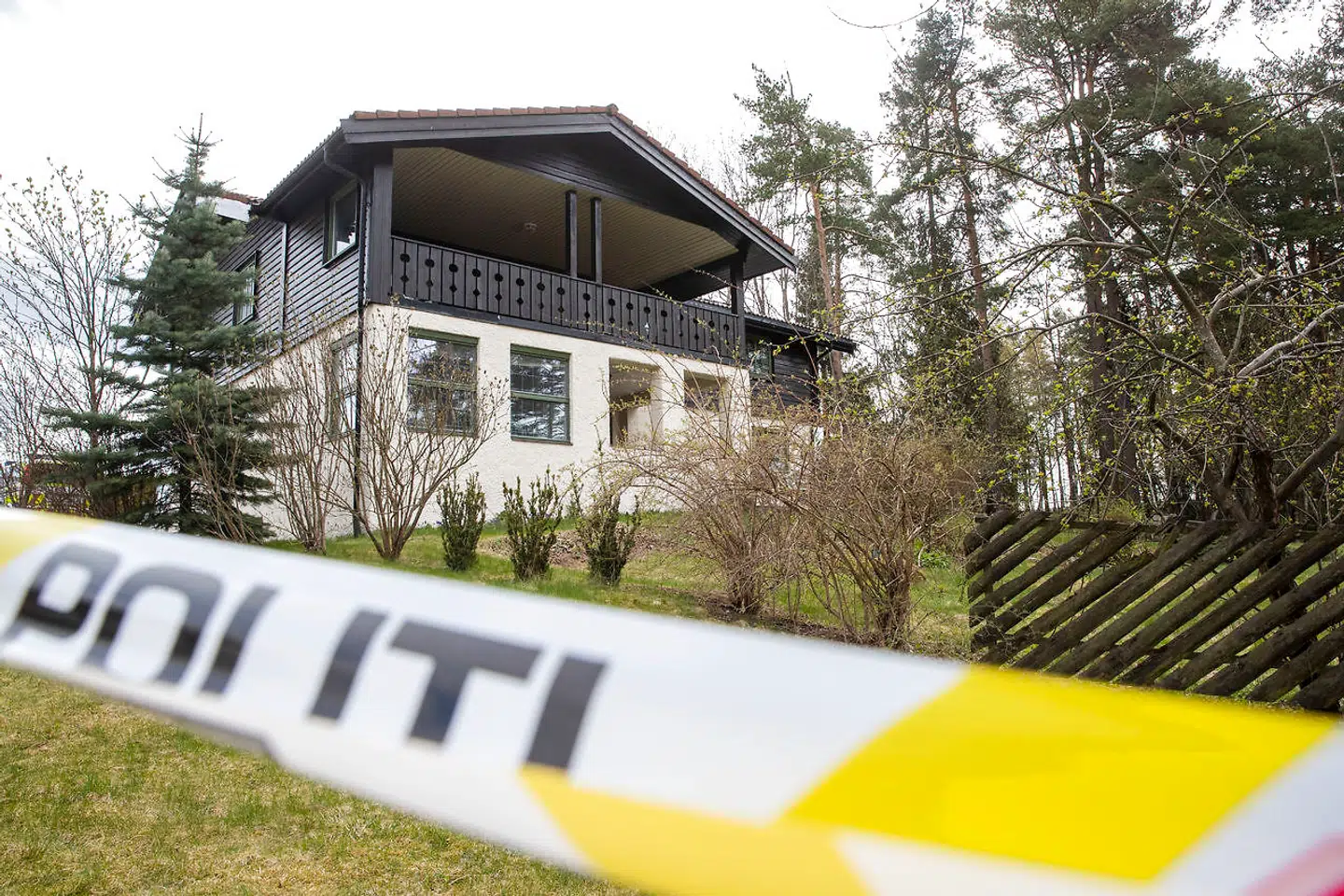 Her er familien bolig, som poliet har valgt at gennemsøge efter Tom Hagens arrestering.