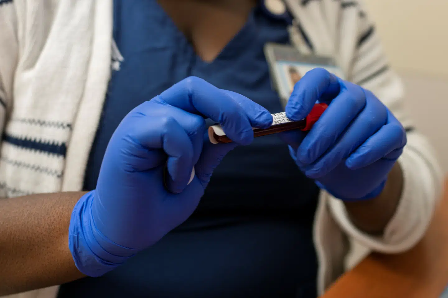 En ny teststrategi giver udslag i statistikken over registrerede test for coronavirus i Danmark. (Arkivfoto) Lucas Jackson/Reuters