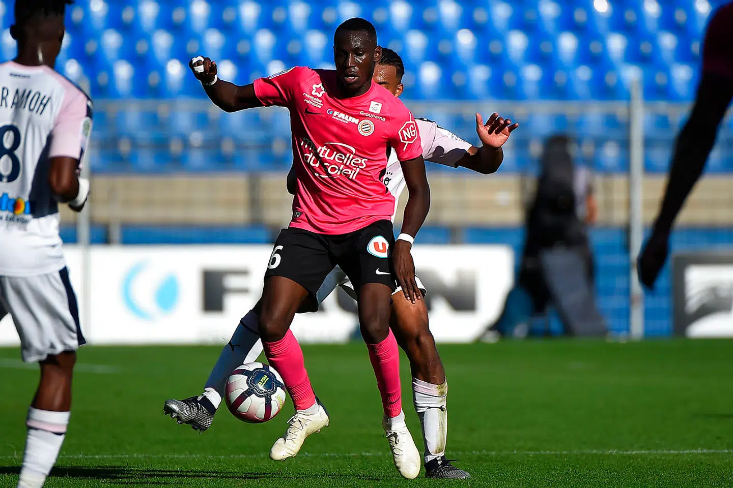 Junior Sambia (i rødt) har spillet 17 Ligue 1-kampe med Montpellier denne sæson.