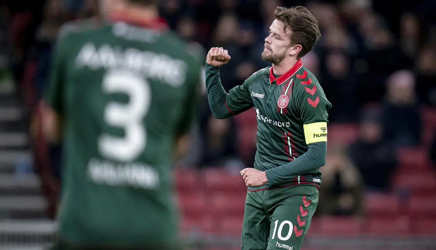 Lucas Andersen efter en scoring i AaB-trøjen.