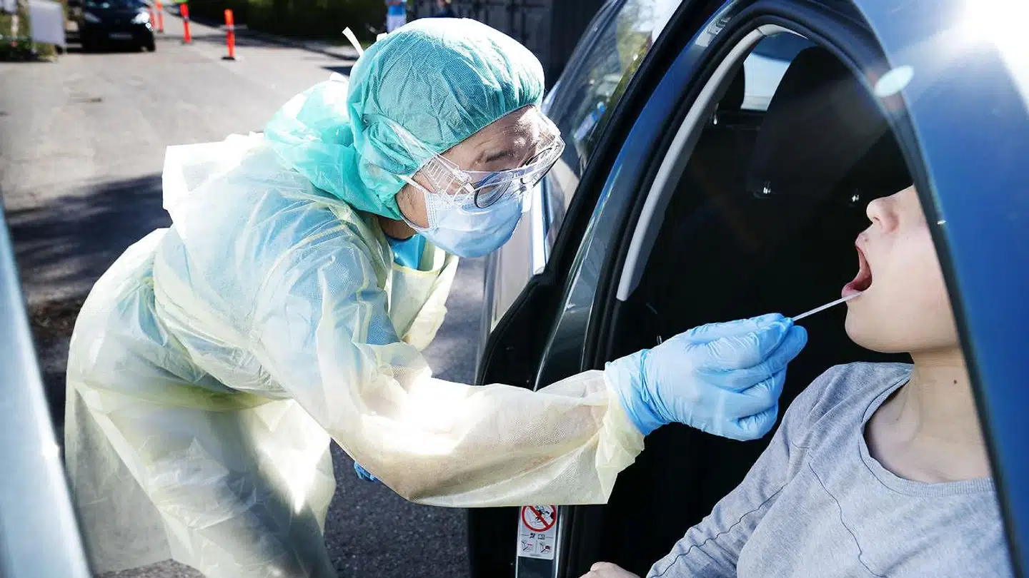 Borgere kan nu, efter henvisning fra egen læge, blive testet ved drive-in-podestationer. Holbæk Sygehus, tirsdag den 21. april 2020.