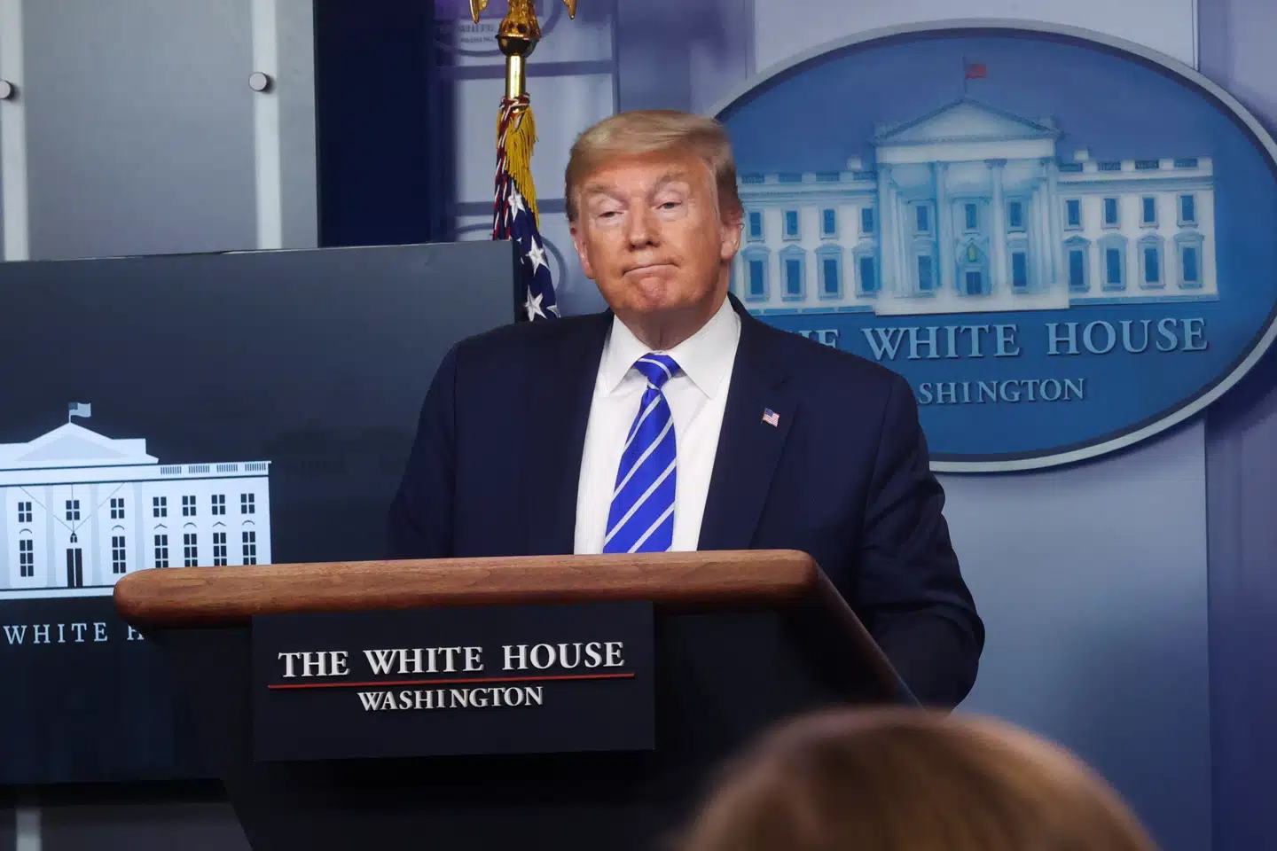 Under det daglige coronapressemøde torsdag lokal tid kritiserer Donald Trump CNN for at have bragt historie om Kim Jong-uns dårlige helbred. Jonathan Ernst/Reuters