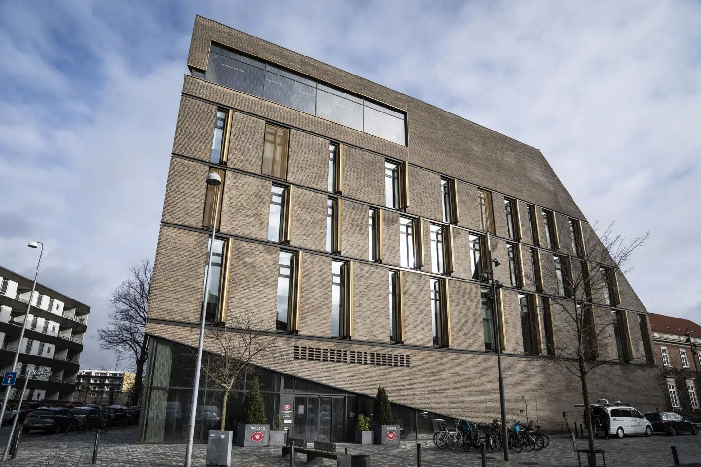 En 29-årig mand risikerede ti års fængsel i en sag om 5,7 kilo heroin, to skydevåben og store mængder ammunition. Men en enig domsmandsret i Retten på Frederiksberg frifandt ham. Han fik dog en bøde på 3000 kroner for at være i besiddelse af en slangebøsse. (Arkivfoto) Liselotte Sabroe/Ritzau Scanpix