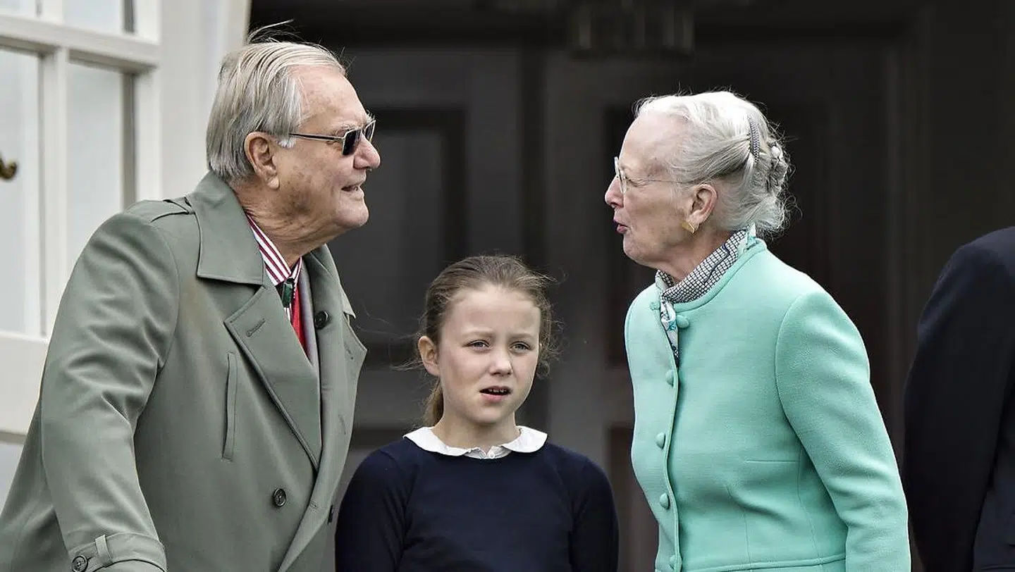 Prinsesse Isabella bliver det færste af Dronningens børneben, der for alvor skal finde en balance mellem et kongeligt liv og et almindeligt liv grundet hendes høje placering i tronfølgen.