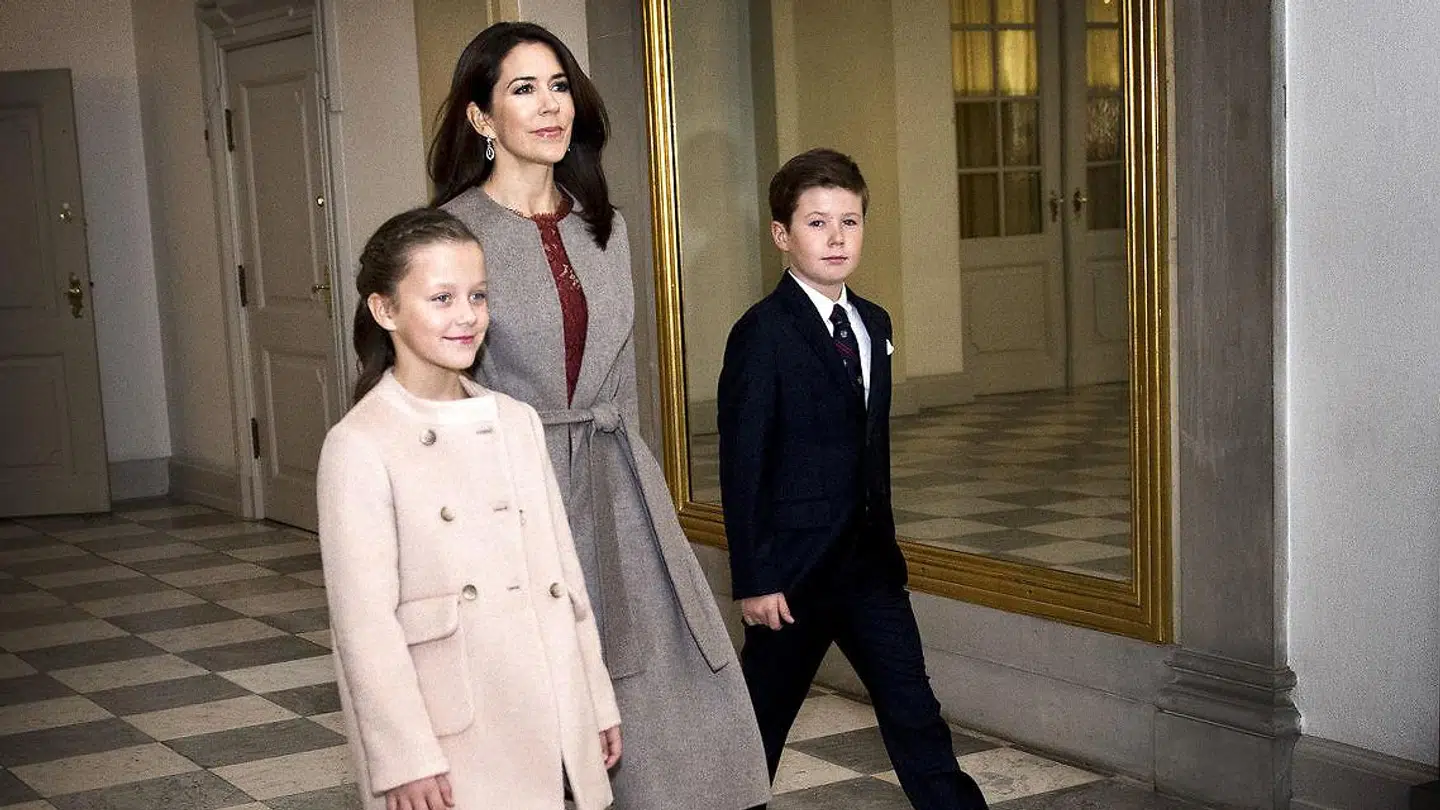 Både prins Christia og prinsesse Isabella er ved at blive forberedt på deres liv som kongelige.