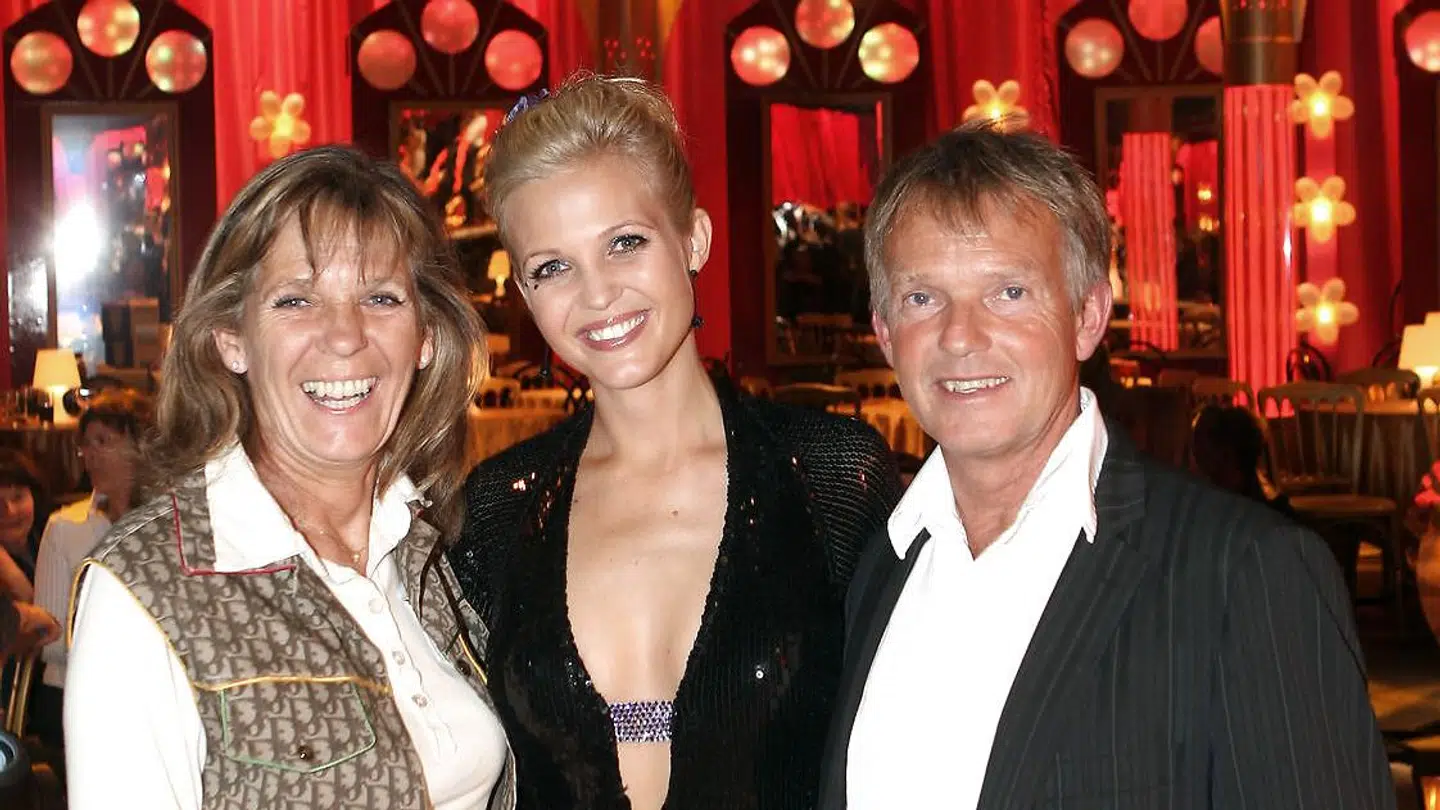 Tina Lund mellem sine forældre, da hun i 2008 deltog i Vild med dans. May-Britt og Flemming Lund blev separeret for syv og siden, men efter fire år hver for sig fandt de sammen igen. (Arkivfoto)