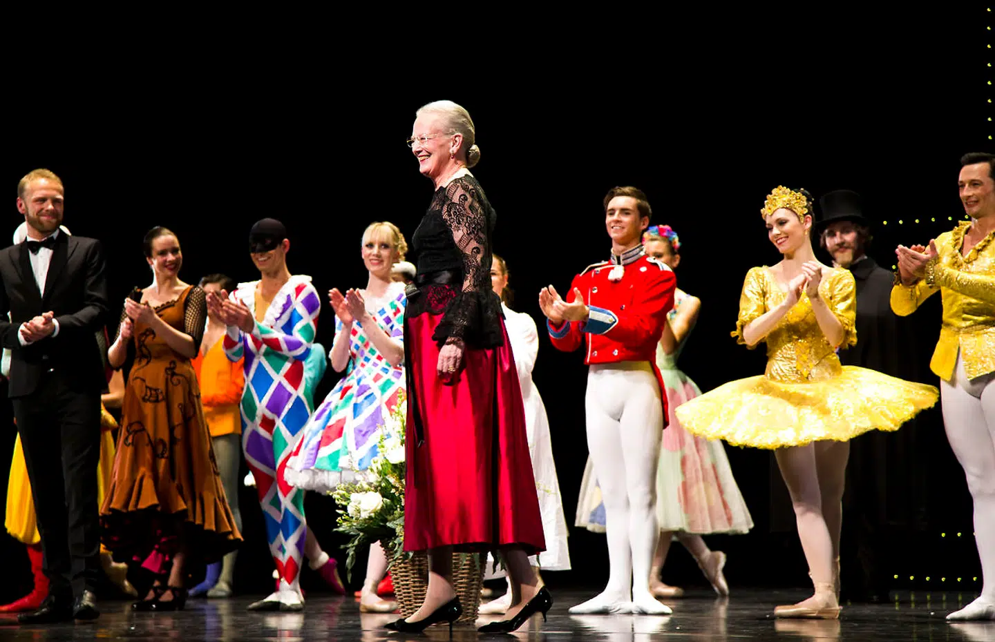 Dronning Margrethe har flere gange tegnet kostumer og scenografi til balletter. Her til 'Nøddeknækkeren' i Tivoli i 2012.