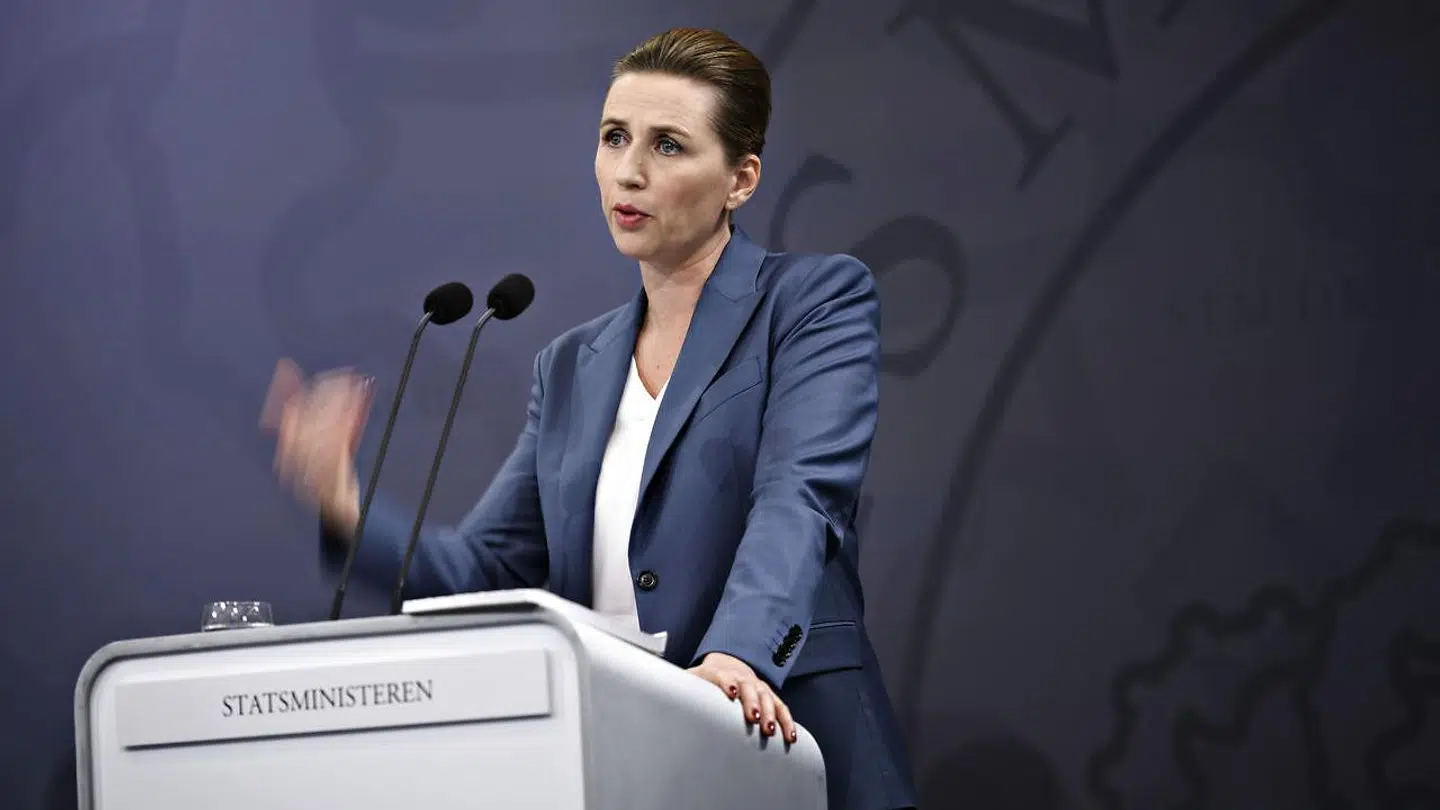 Mette Frederiksen (S) og resten af Folketinget er blevet enige om at lade frisører holdet åbent fra på mandag af.