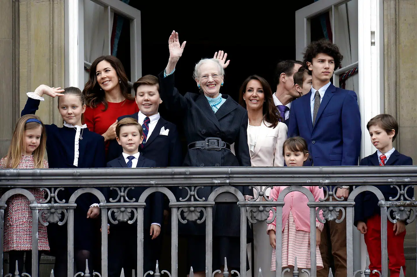 Der plejer at være trængsel på balkonen på Amalienborg den 16. april på Dronningens fødselsdag - men det bliver der ikke i år, hvor fejringen grundet coronavirussen er aflyst.