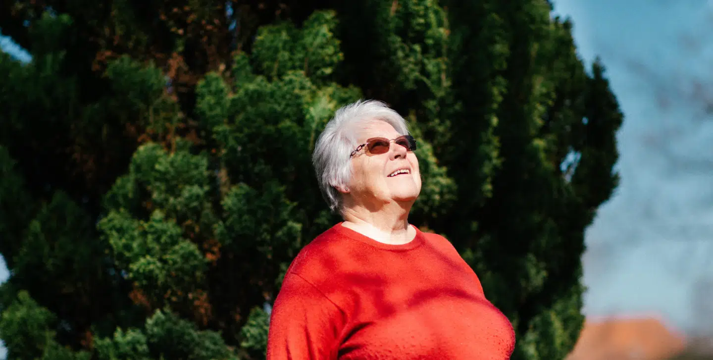 Anne-Mia nyder at gå ture rundt i Odense, hvor hun bor.
