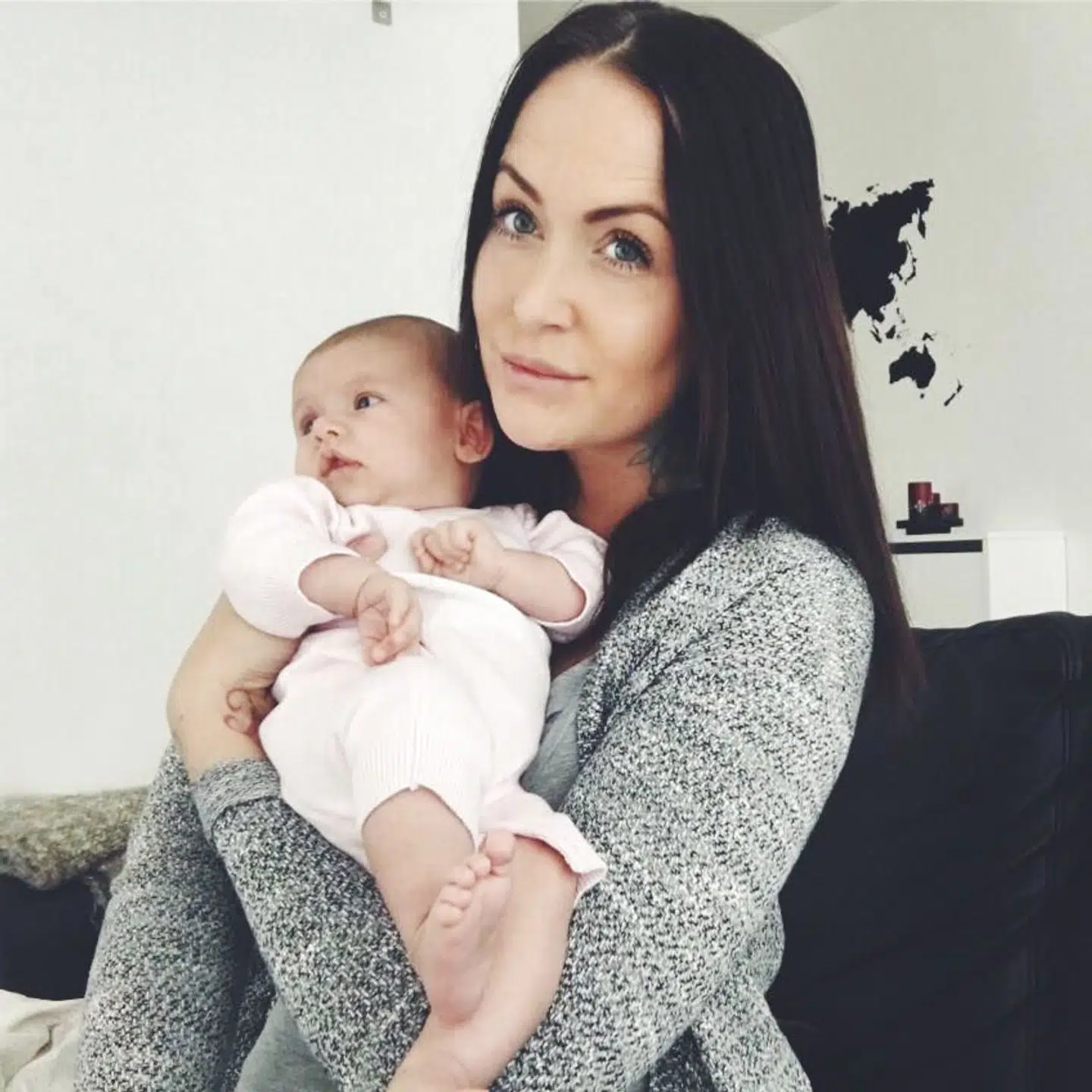 Stephanie 'Geggo' Karma Salvarli med lille Alba i 2016.