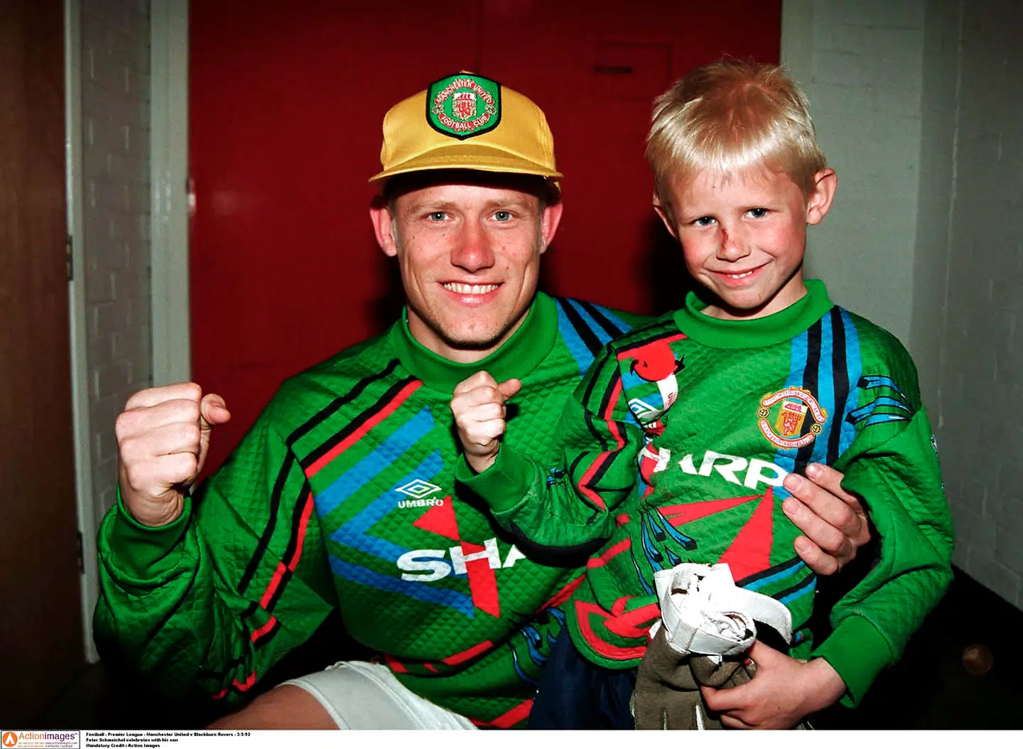 Peter Schmeichel og sønnen Kasper i 1993.