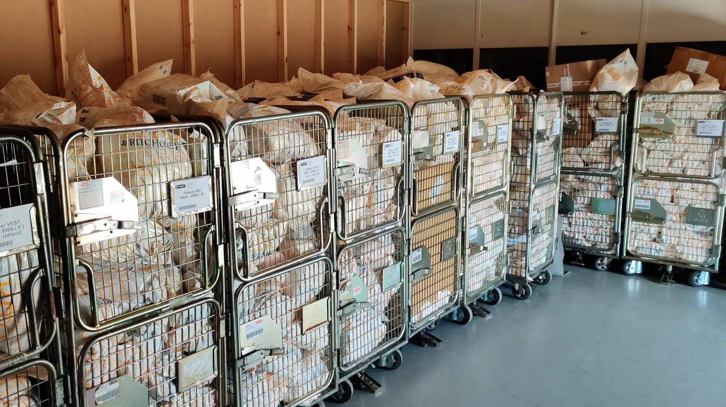 Tusindvis af ordrer, der er på vej ud til kunder.