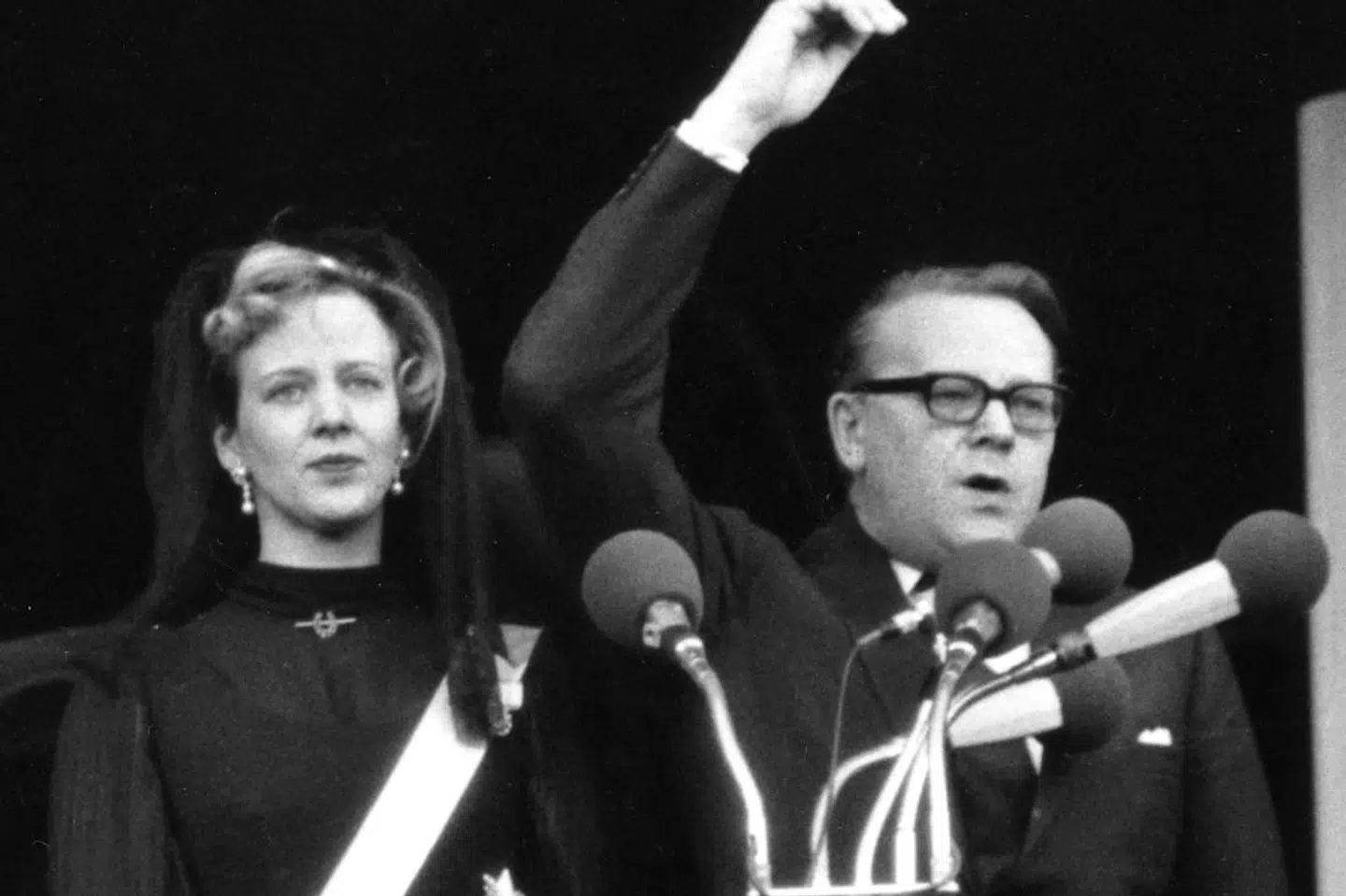 Det var ikke en selvfølge, at det ville gå monarkiet godt, da Dronning Margrethe overtog tronen i 1972 - i en tid, hvor der var en del modstand mod kongehuset.