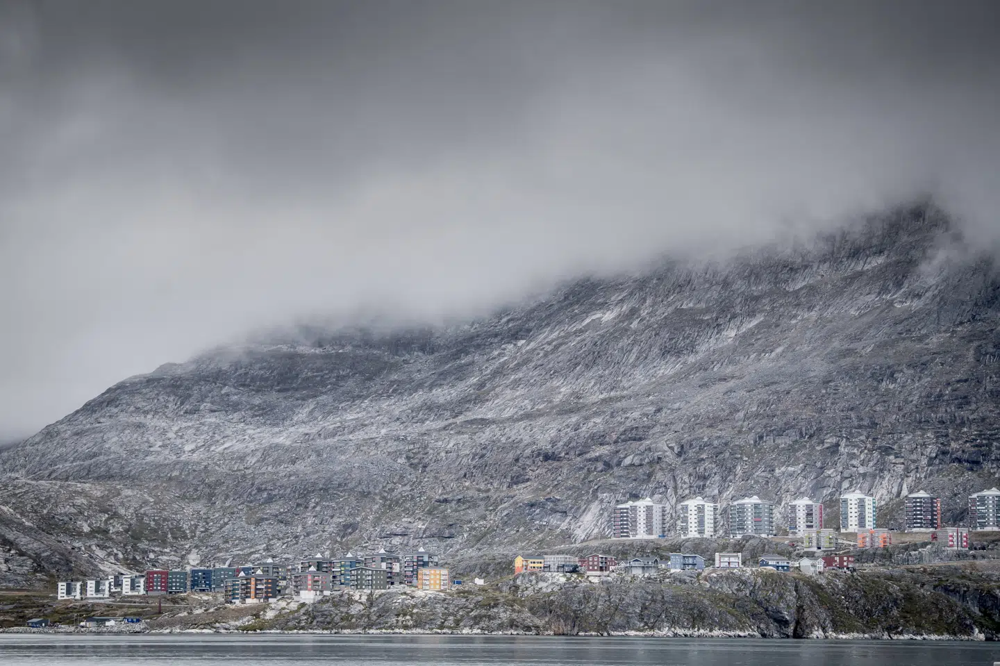 Siden slutningen af marts er der ikke registreret nogle nye smittede med coronavirus i Grønland, oplyser landslæge Henrik L. Hansen. Derfor arbejdes der nu på en plan for genåbning af skoler, daginstitutioner og et shoppingcenter i Nuuk. (Arkivfoto). Mads Claus Rasmussen/Ritzau Scanpix
