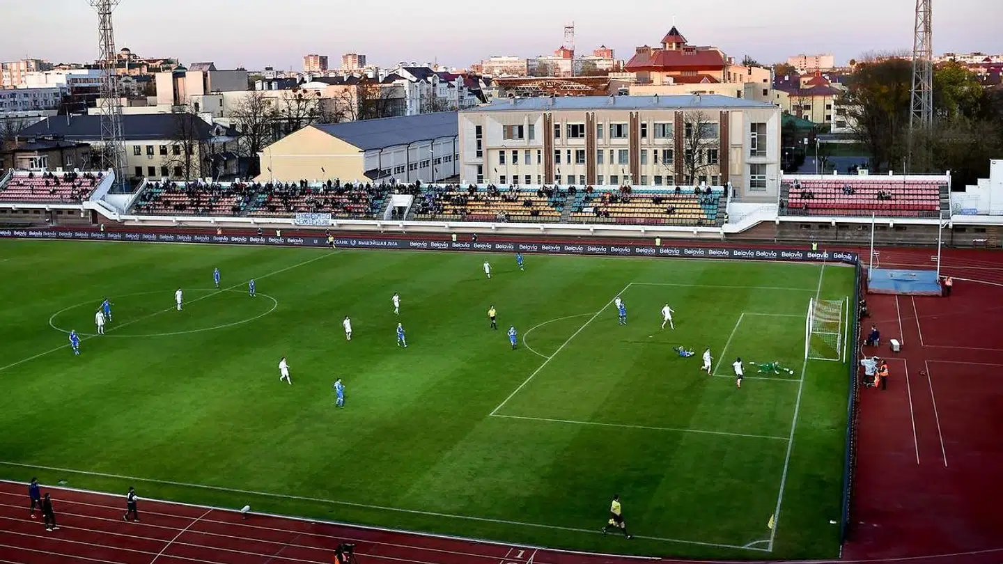 FC Dynamo-Brest og FC Isloch spillede søndag mod hinanden.