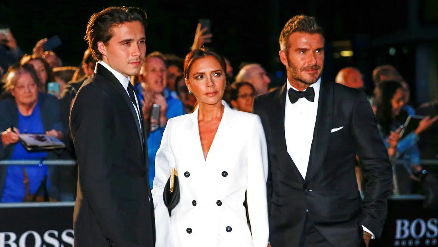 Victoria og David Beckham sannen med en af deres sønner, Brooklyn Beckham.