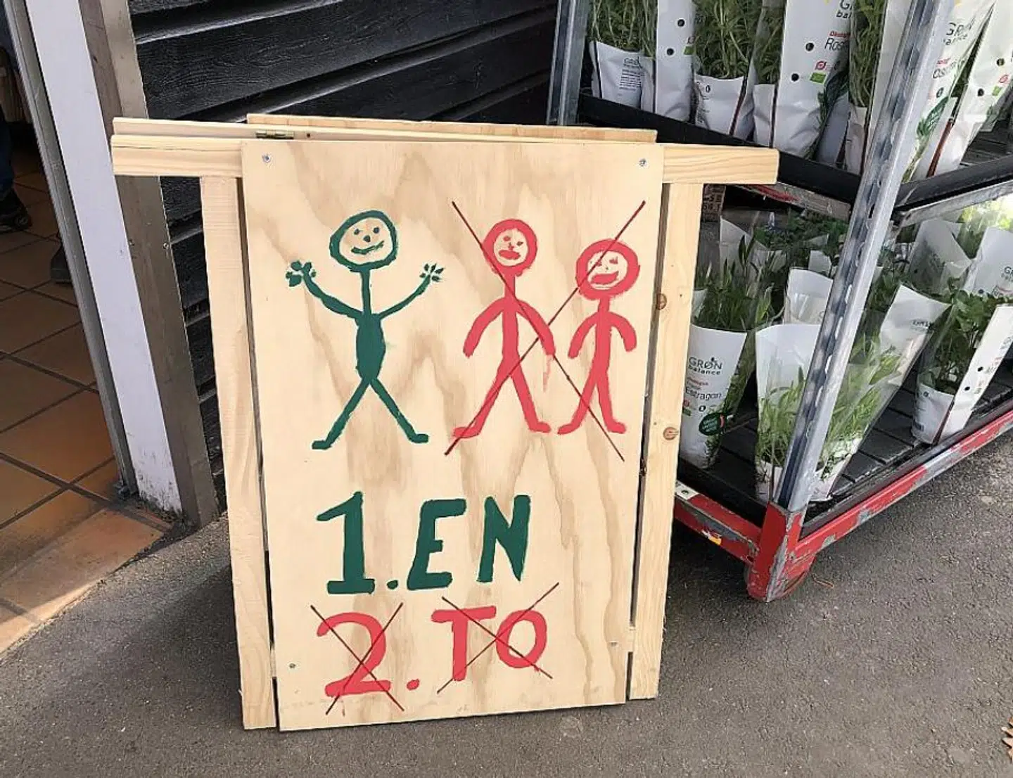 Skilt foran Spar-købmanden i Rørvig