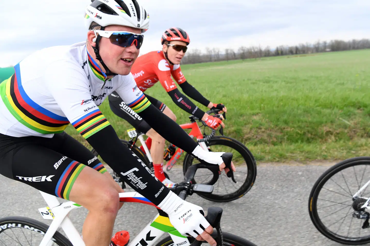 Mads Pedersen glæder sig til igen at sidde i denne situation: I et felt frem mod målstregen. Men han regner med, at der går en rum tid, før det sker. Alain Jocard/Ritzau Scanpix